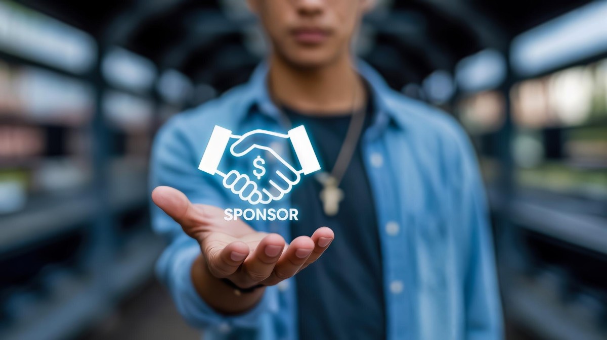 Blogger reviewing sponsored content partnership agreement