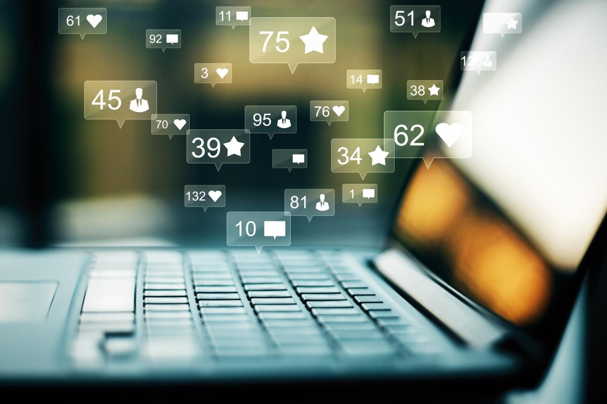 Slowdown caused by social media buttons