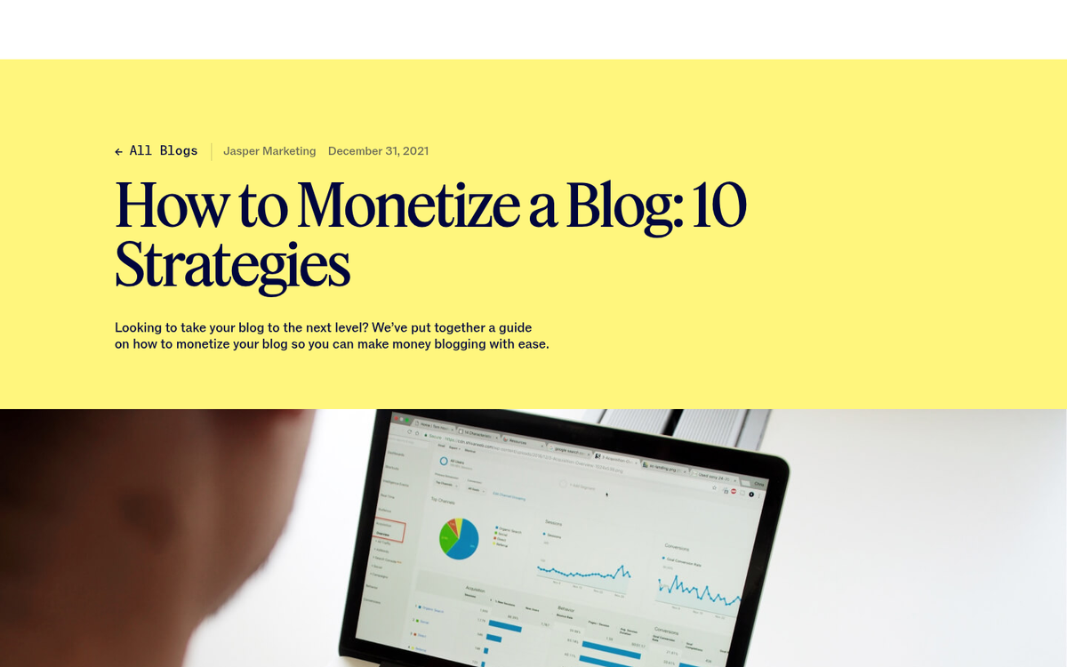 Blogger earning passive income from website