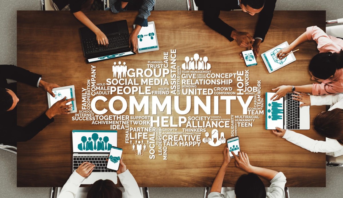 People connecting and building online community together