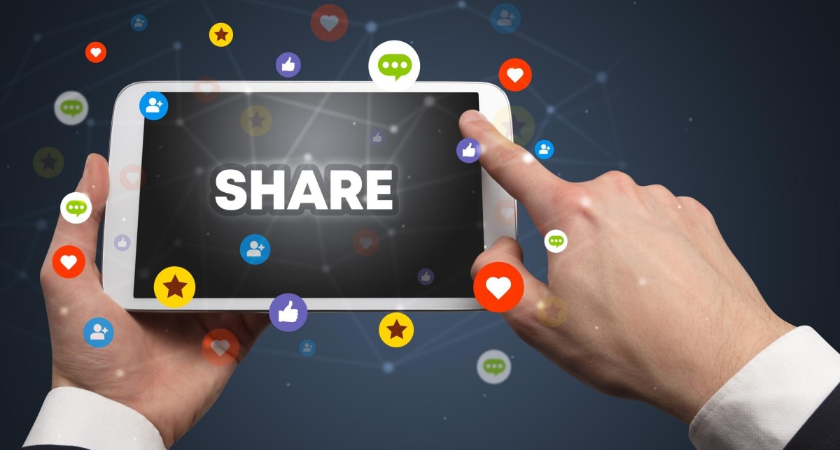 Social media icons connected on smartphone screen