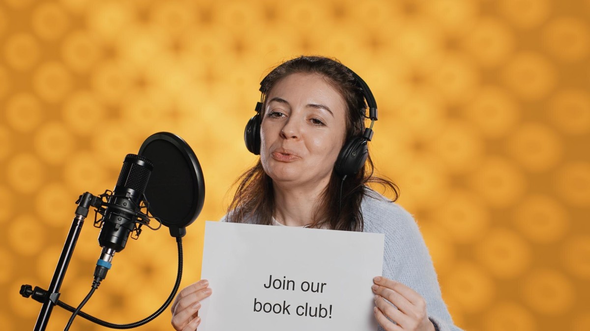 Person reading positive blog review online