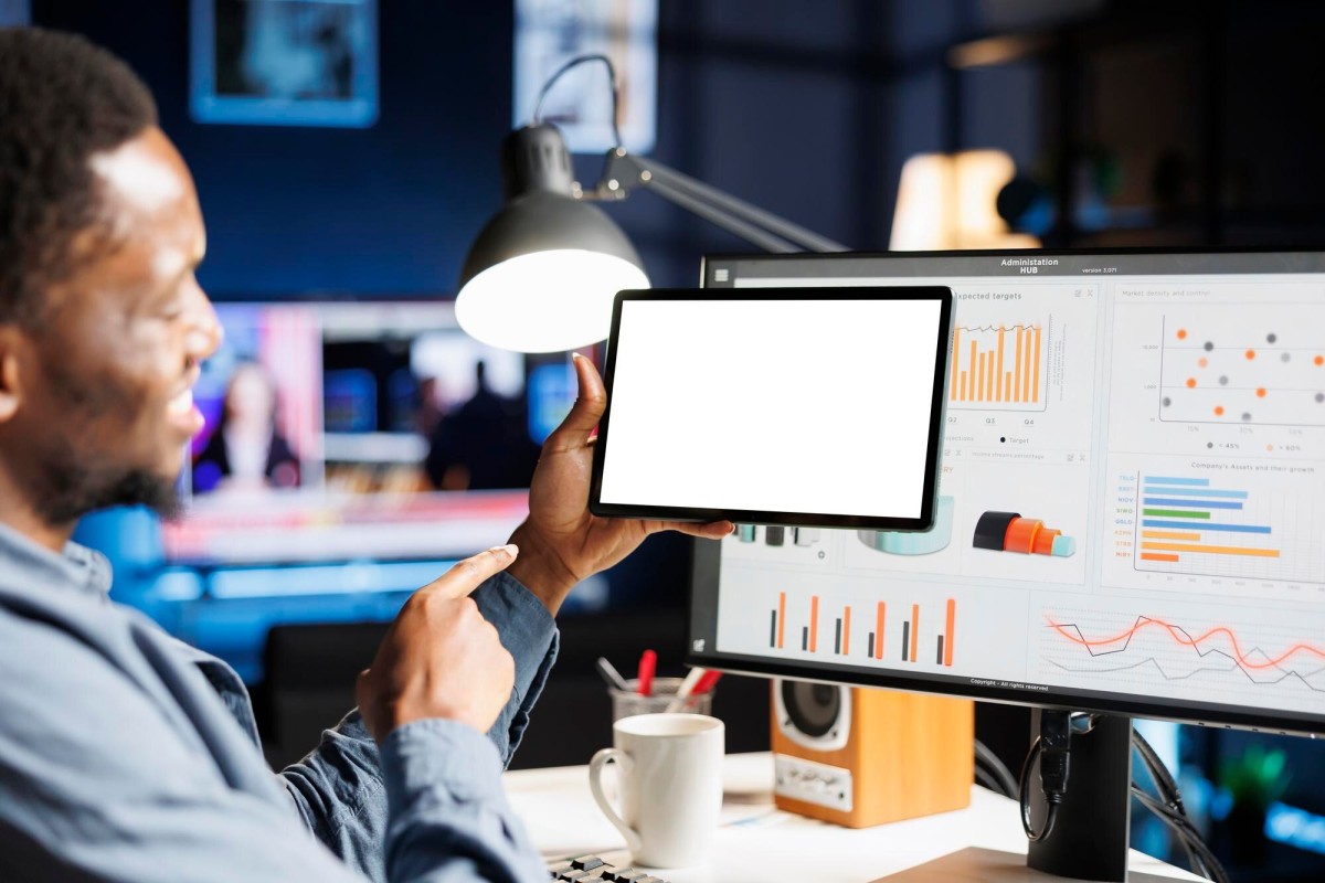 Advertiser benefits and perks illustration