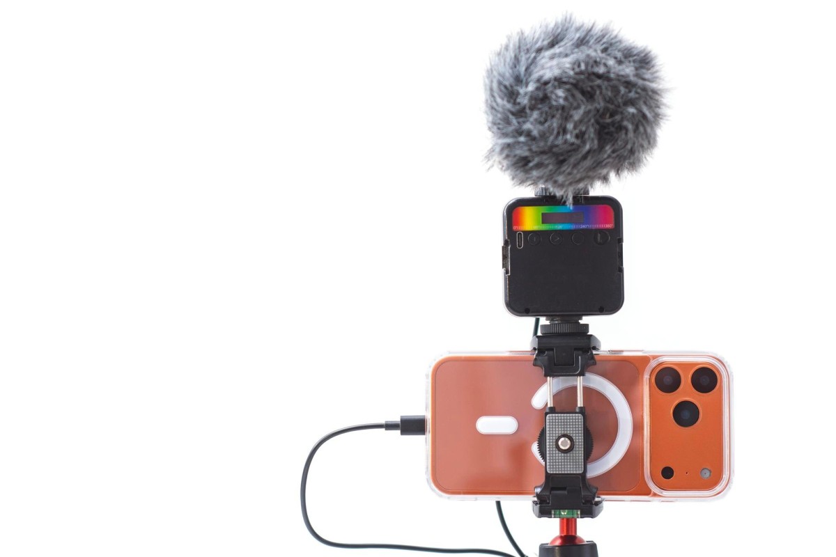 Person recording a video for Fiverr gig