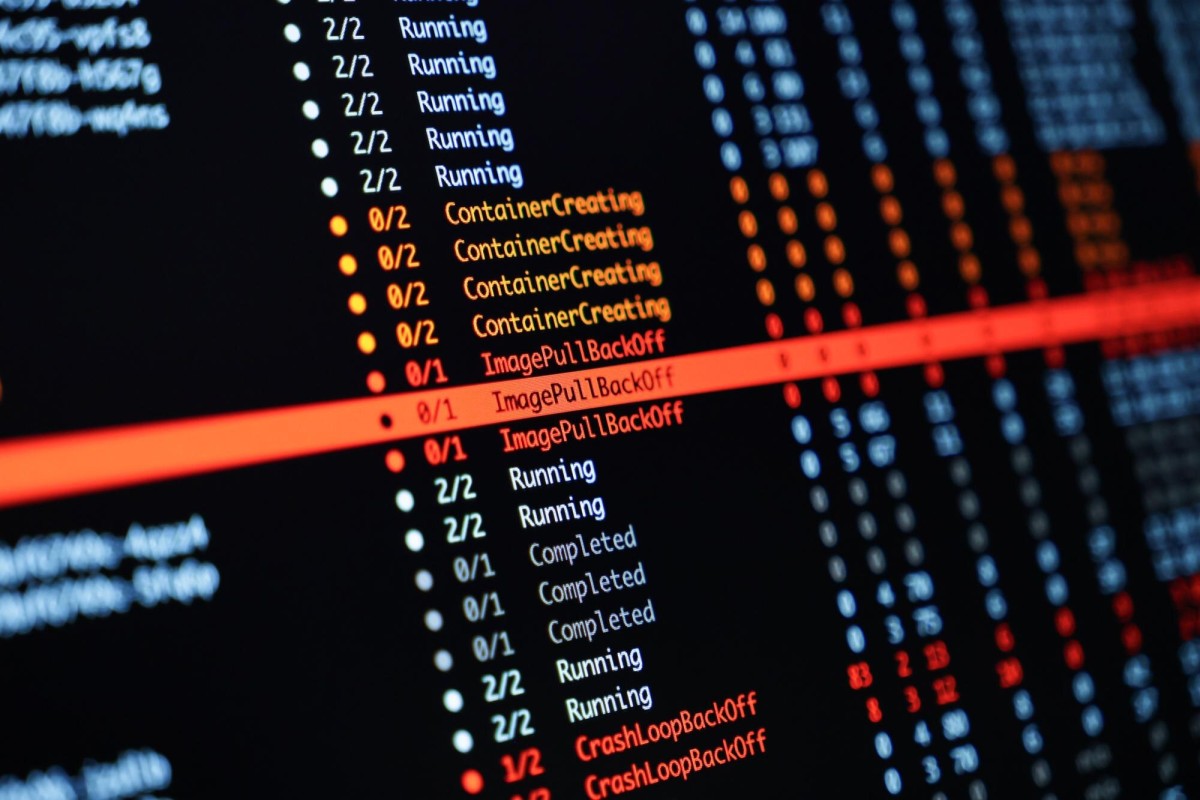 Server handling multiple simultaneous client connections