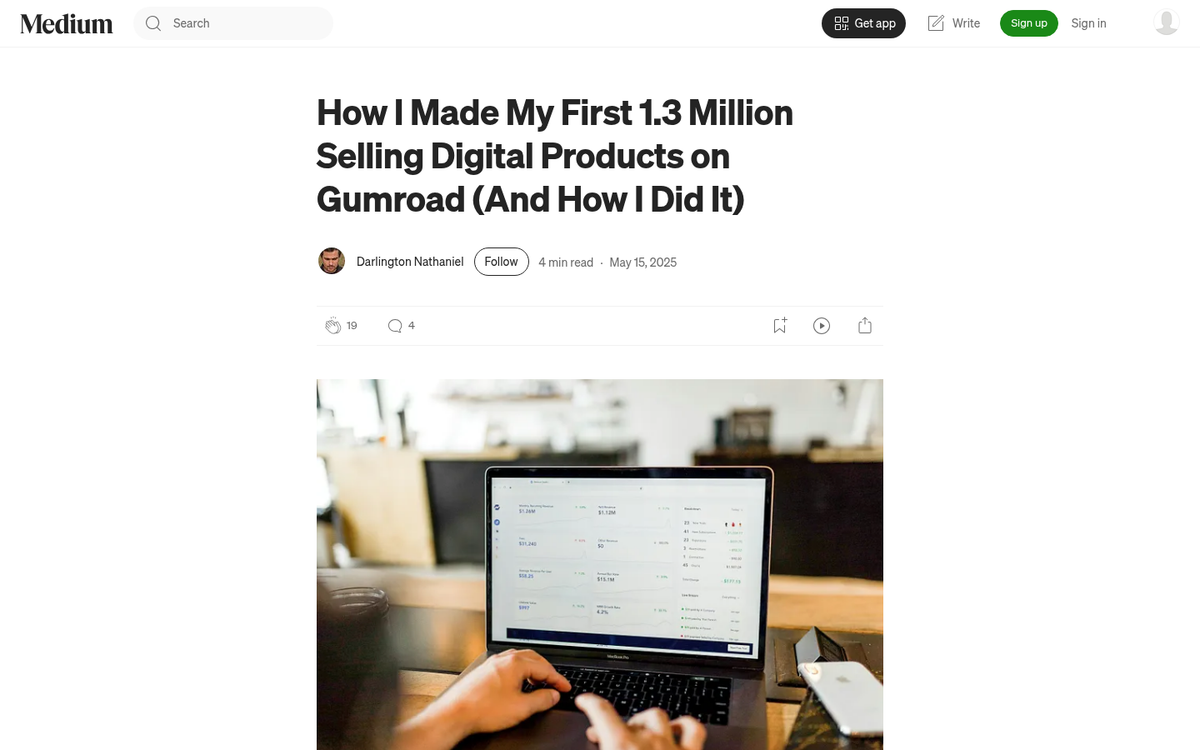 Blogger selling digital products online storefront