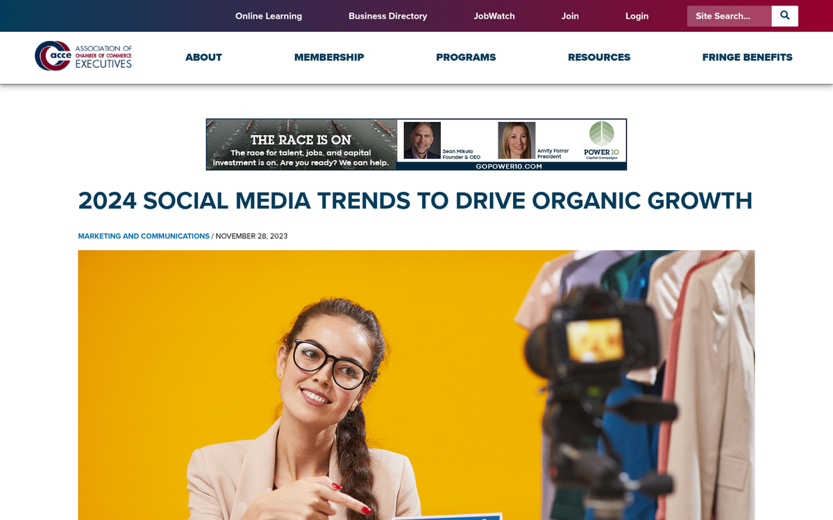 Organic social media traffic analytics dashboard screenshot