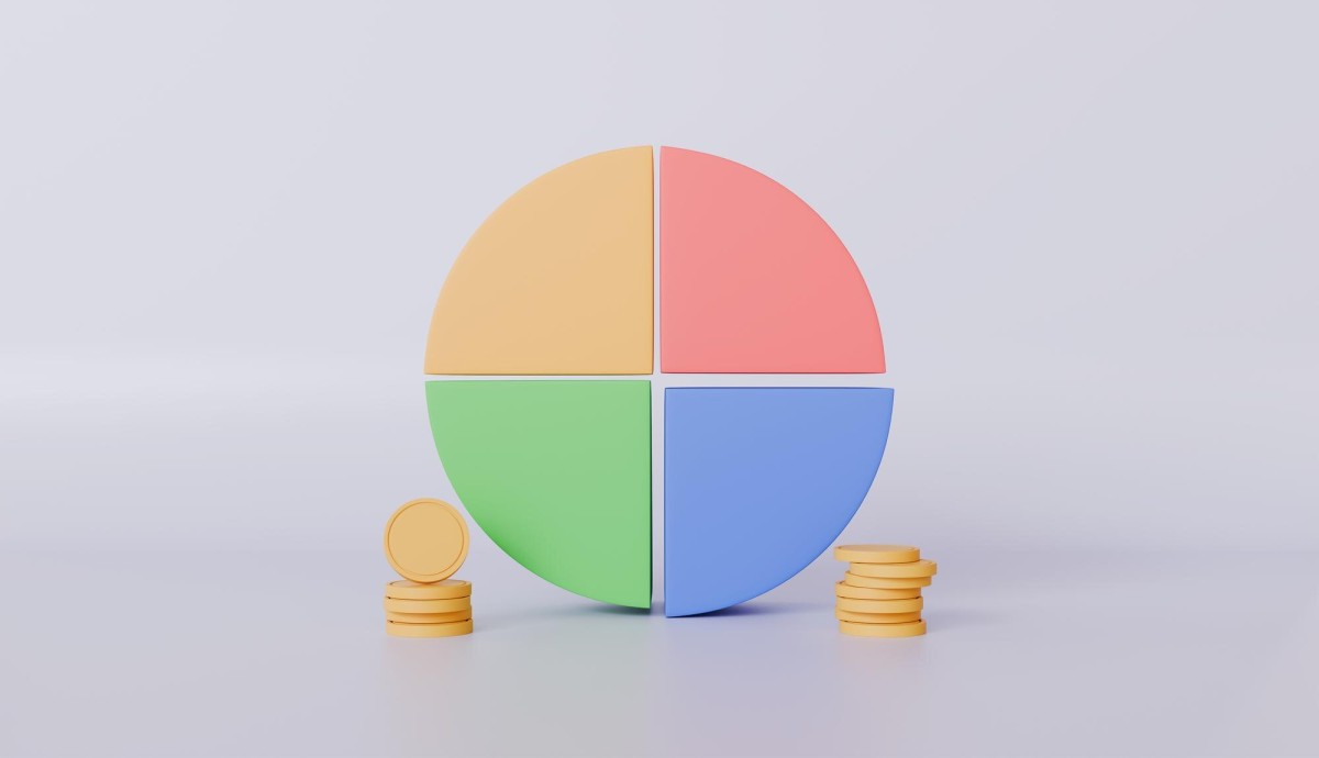 Balanced scale weighing SEO and PPC investment