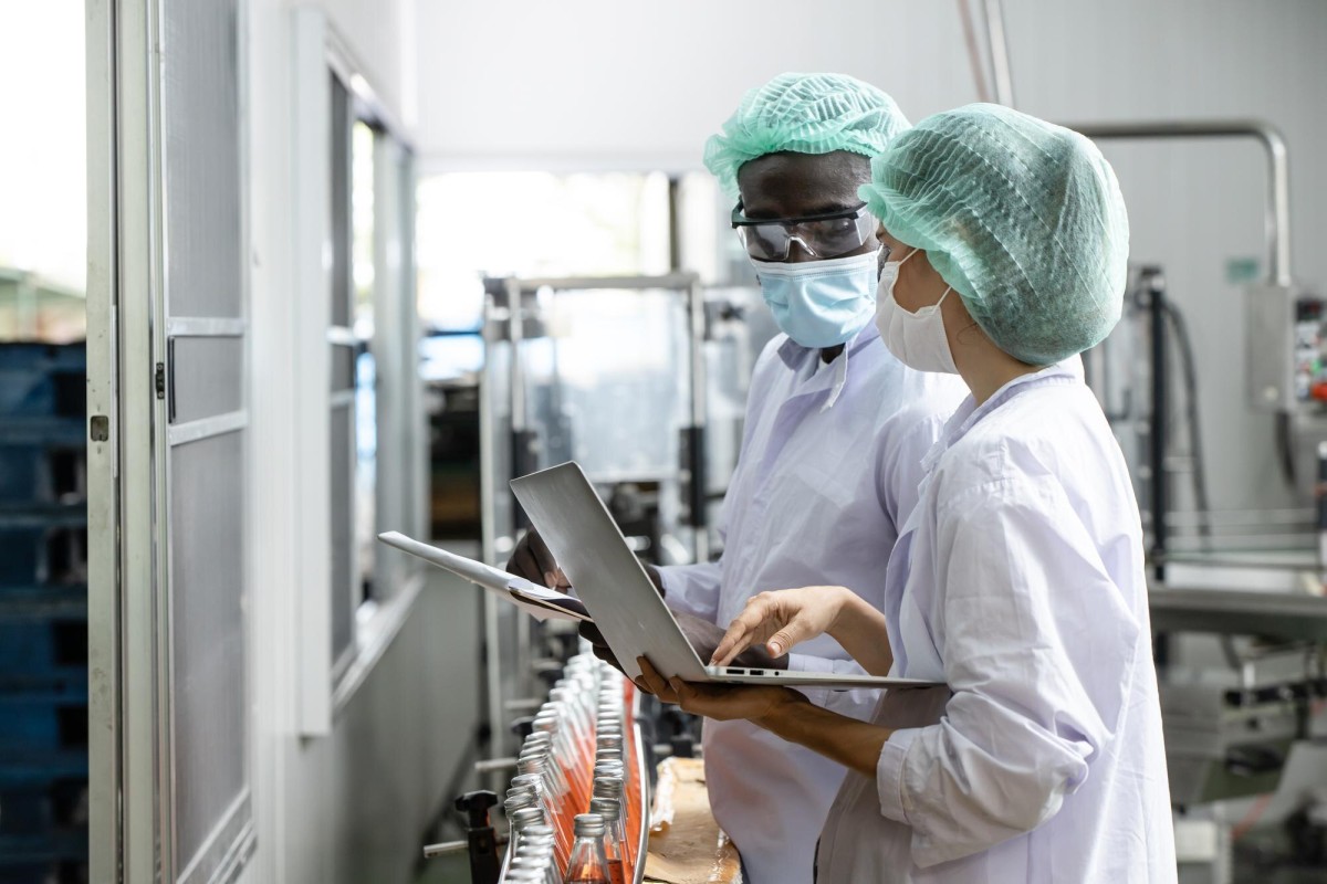 Wholesaler sending product sample to retailer