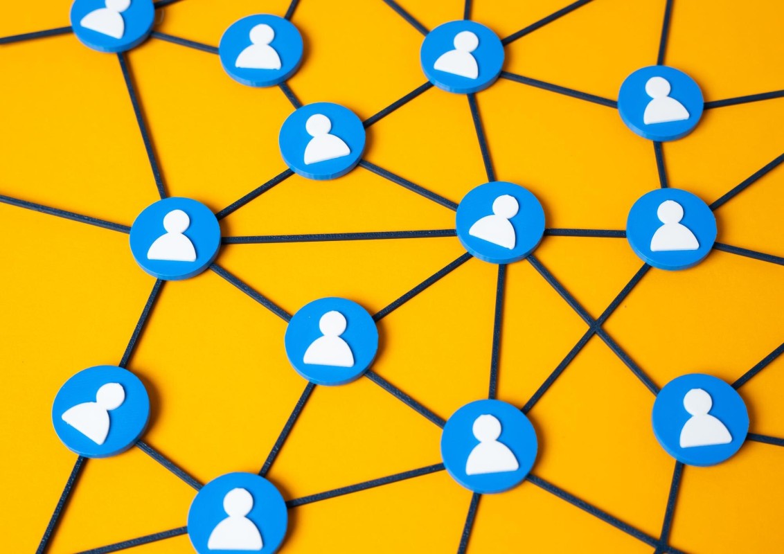 Interconnected web pages linking to each other