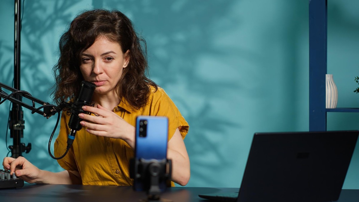 Person responding to comments on YouTube