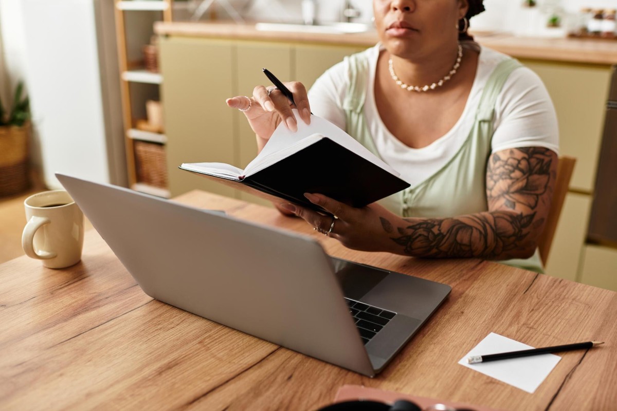 Person writing guest blog post content