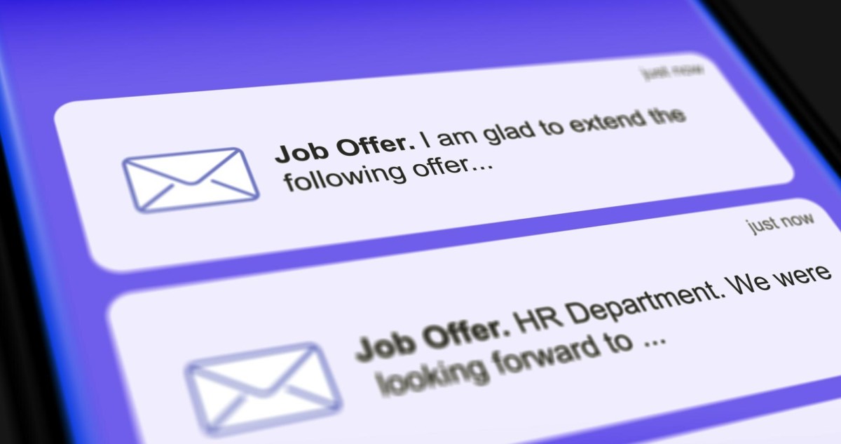 Person checking email sender reputation settings