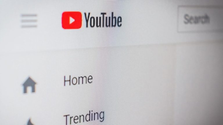 Clickable link button on video screen
